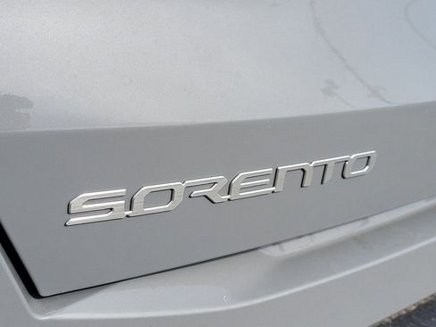 New 2026 Kia Sorento S image 12