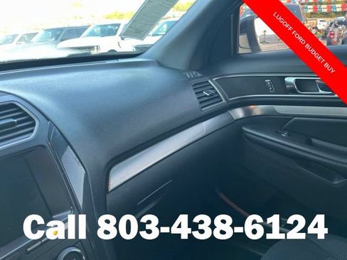 Used 2018 Ford Explorer XLT w/ Equipment Group 201A FWD image 27