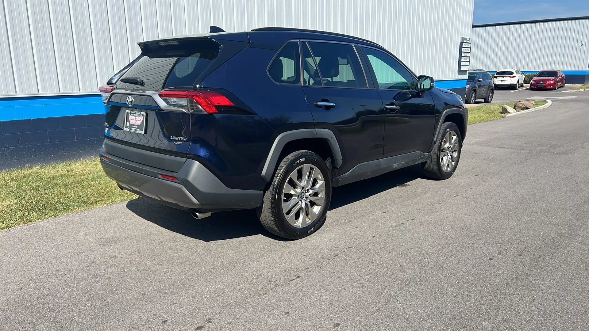Used 2019 Toyota RAV4 Limited w/ Advanced Technology Package AWD/4WD image 5