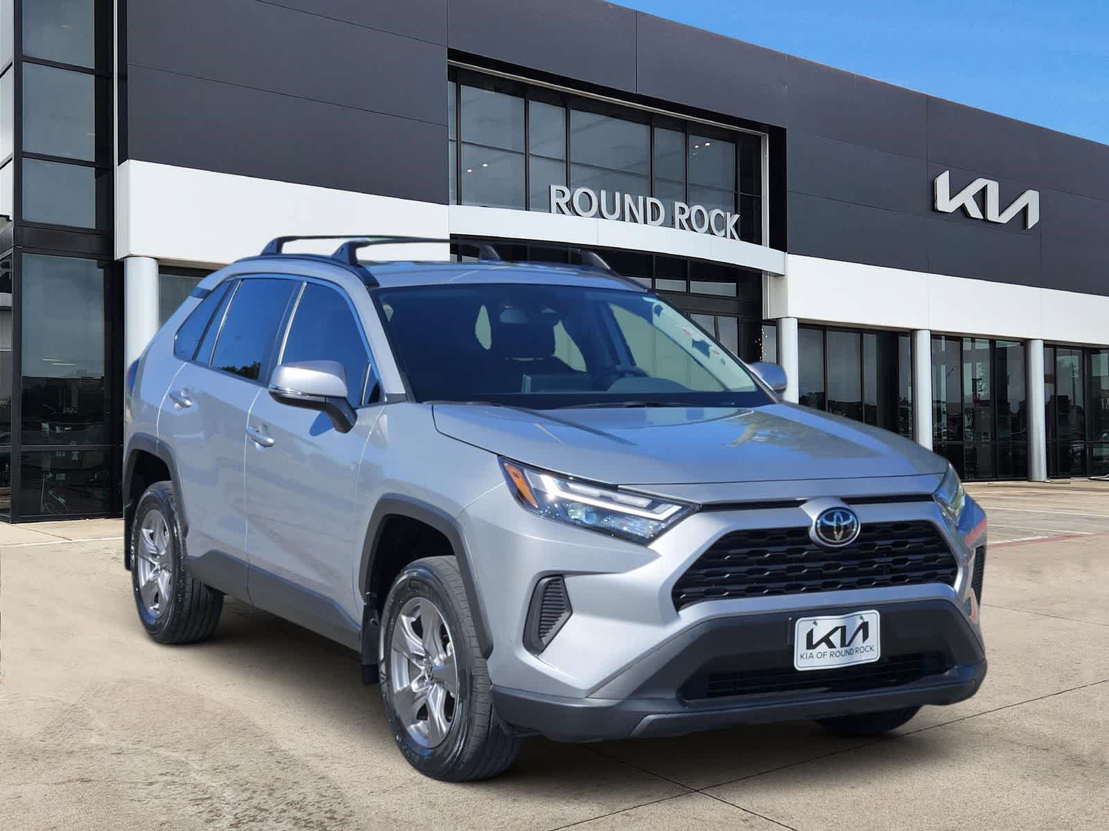Used 2024 Toyota RAV4 XLE FWD image 3