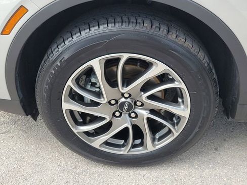 Certified 2022 Lincoln Corsair FWD image 9