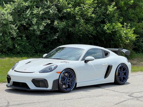 Certified 2024 Porsche 718 Cayman GT4 RS w/ Accent Package Logos RWD image 1