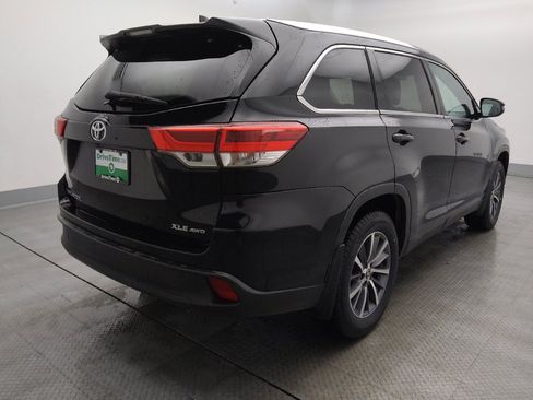 Used 2019 Toyota Highlander XLE image 9