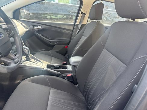 Used 2015 Ford Focus SE w/ Reverse Sensing Package FWD image 7