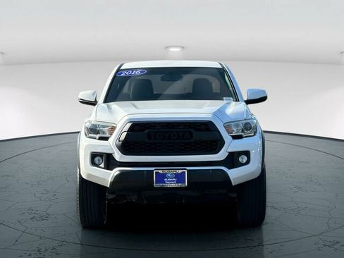Used 2016 Toyota Tacoma TRD Off-Road w/ Towing Package RWD image 9