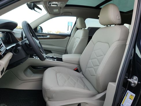 New 2026 Volkswagen Atlas SE image 13