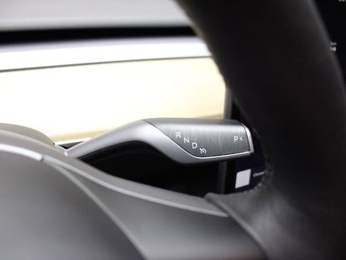 Used 2023 Tesla Model Y Long Range image 33