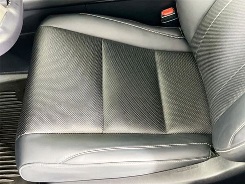 Used 2022 Lexus RX 350L Premium w/ Premium Package image 20