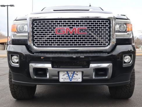Used 2017 GMC Sierra 2500 Denali w/ Duramax Plus Package image 13