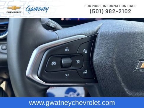 Used 2025 Chevrolet Trax LT w/ LT Convenience Package image 17