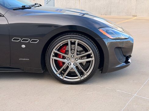 Used 2015 Maserati GranTurismo MC image 9