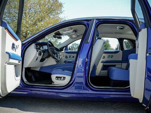 Certified 2023 Rolls-Royce Ghost w/ Ghost Package image 20