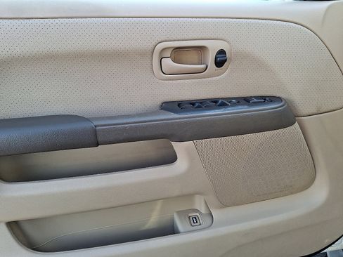 Used 2005 Honda CR-V EX image 12