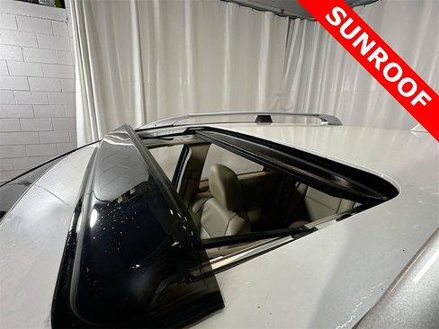 Used 2017 Acura RDX AWD w/ Advance Package image 22