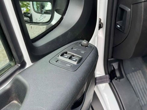 Used 2026 RAM ProMaster 2500 w/ Convenience Group FWD image 17