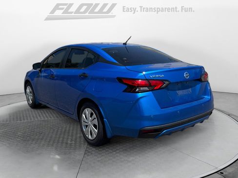 Used 2022 Nissan Versa S FWD image 5