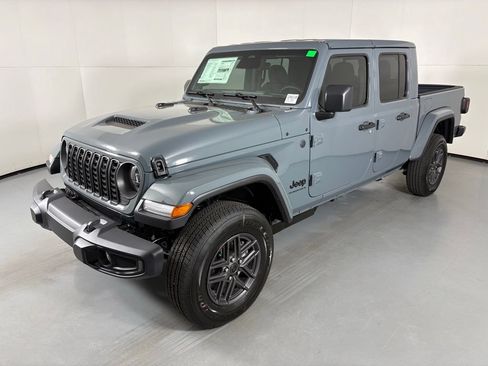 New 2026 Jeep Gladiator Sport AWD/4WD image 4