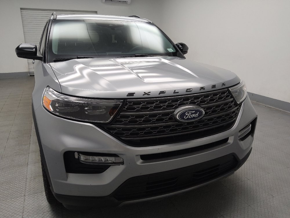 Used 2023 Ford Explorer XLT w/ Equipment Group 202A AWD/4WD image 14