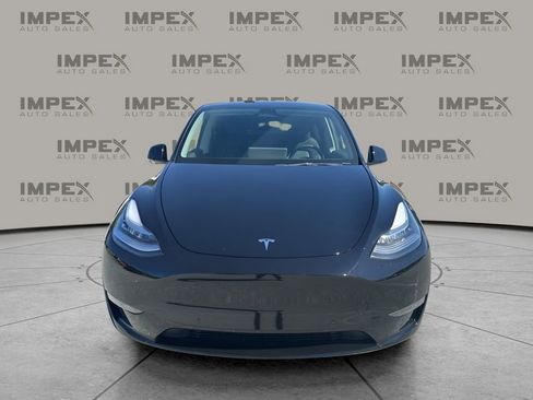 Used 2022 Tesla Model Y Long Range image 8