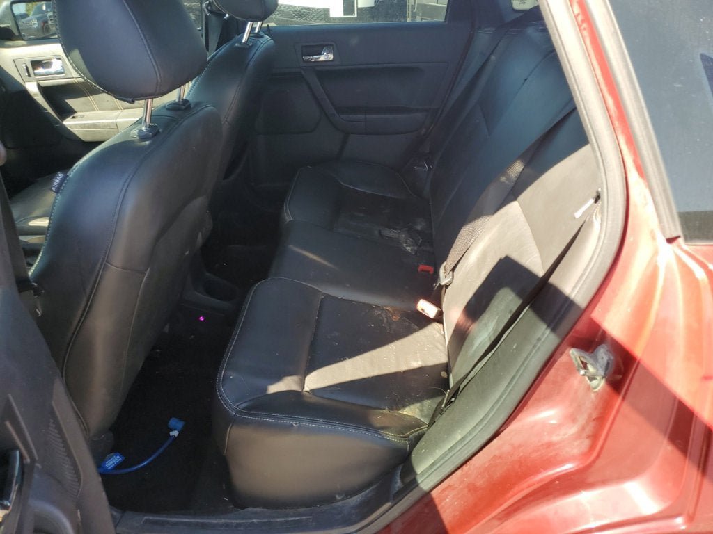 Used 2010 Ford Focus SEL FWD image 10