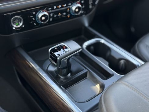 Used 2023 GMC Sierra 1500 SLT w/ SLT Convenience Package image 20