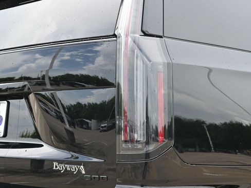 Certified 2026 Cadillac Escalade ESV Platinum Sport w/ LPO, ONYX Package AWD/4WD image 22