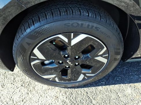 New 2025 Kia Niro Wind image 14