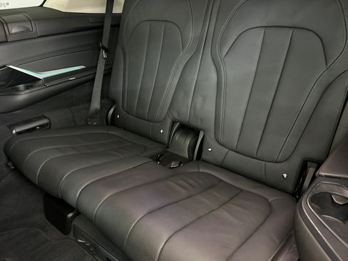 Certified 2022 BMW X7 xDrive40i w/ Premium Package AWD/4WD image 33