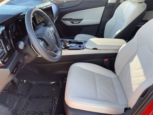 Used 2025 Lexus NX 300h AWD w/ Luxury Package image 18