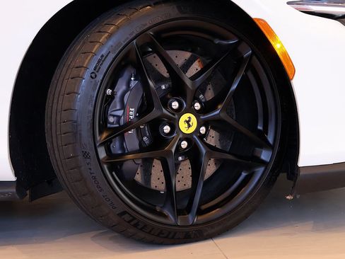 Used 2021 Ferrari Roma RWD image 7