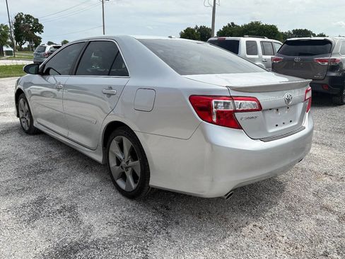 Used 2013 Toyota Camry SE w/ Convenience Pkg FWD image 4