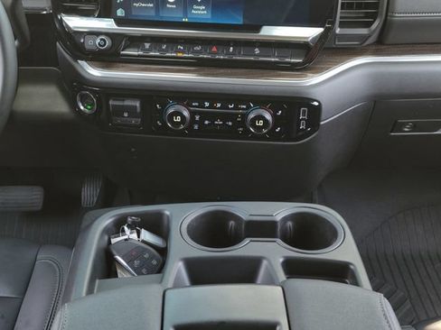 Used 2025 Chevrolet Silverado 2500 LT w/ Trail Boss Package AWD/4WD image 19