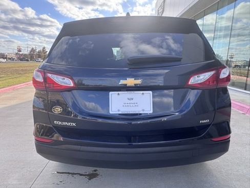 Used 2021 Chevrolet Equinox LS w/ LS Convenience Package image 4