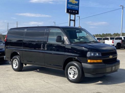 Used 2021 Chevrolet Express 2500 w/ Driver Convenience Package image 9