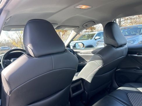 Used 2024 Toyota Camry SE image 29