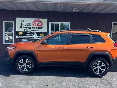 Used 2016 Jeep Cherokee Trailhawk w/ Comfort/Convenience Group AWD/4WD image 3