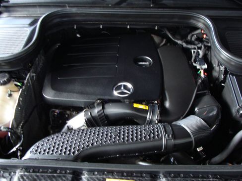 Used 2021 Mercedes-Benz GLE 350 4MATIC image 29