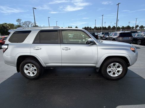 Used 2018 Toyota 4Runner SR5 RWD image 8