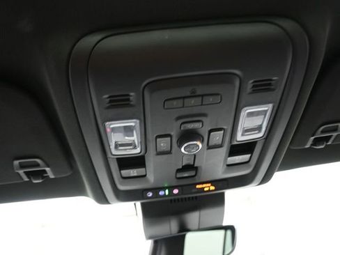 Used 2023 Chevrolet Tahoe High Country AWD/4WD image 12