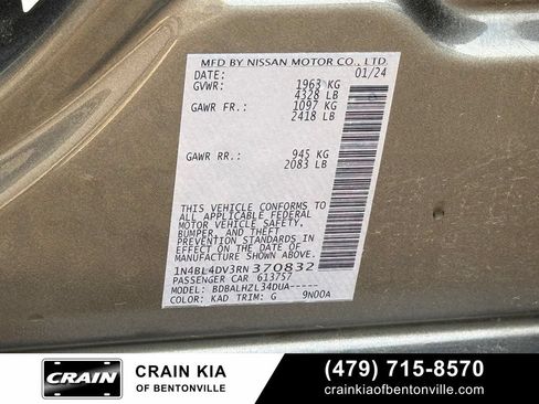 Used 2024 Nissan Altima 2.5 SV FWD image 34