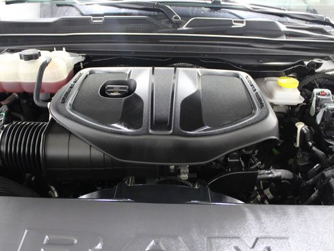 Used 2025 RAM 1500 Big Horn AWD/4WD image 39