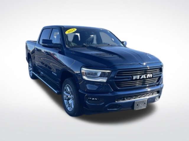 Used 2024 RAM 1500 Laramie AWD/4WD image 4