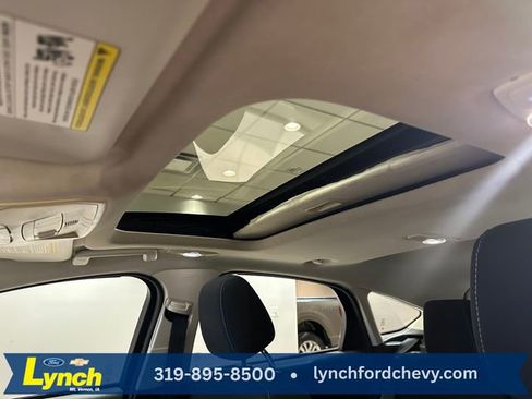 Used 2012 Ford Focus SE w/ SE Winter Pkg image 4