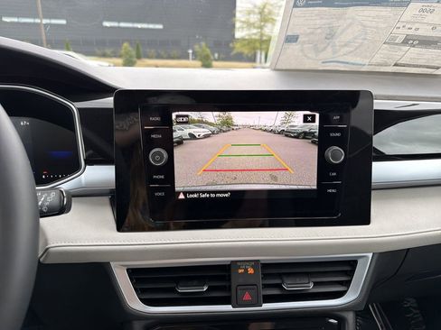 New 2026 Volkswagen Taos SE FWD image 27