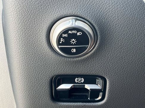 Used 2026 Mercedes-Benz GLC 300 4MATIC image 28