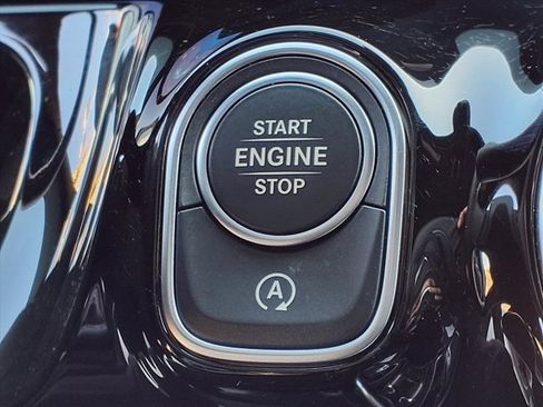 Used 2025 Mercedes-Benz GLA 250 4MATIC image 25