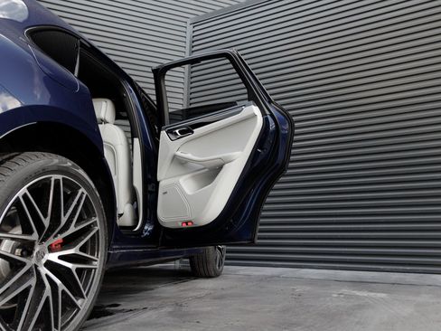 New 2026 Porsche Macan S image 31