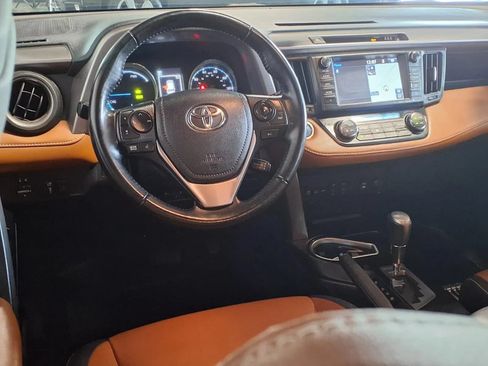 Used 2018 Toyota RAV4 Limited AWD/4WD image 16