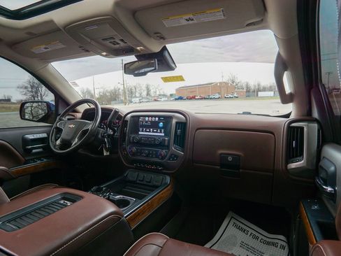 Used 2018 Chevrolet Silverado 1500 High Country image 15