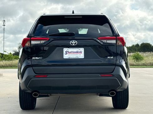 Used 2024 Toyota RAV4 XLE Premium FWD image 7